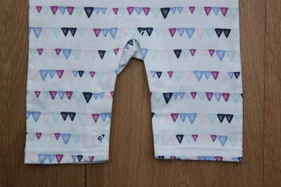 Mono manga larga bebé niña Aden Anais ~ blanco, rosa, azul y verde menta ~ Foto 2 de 2