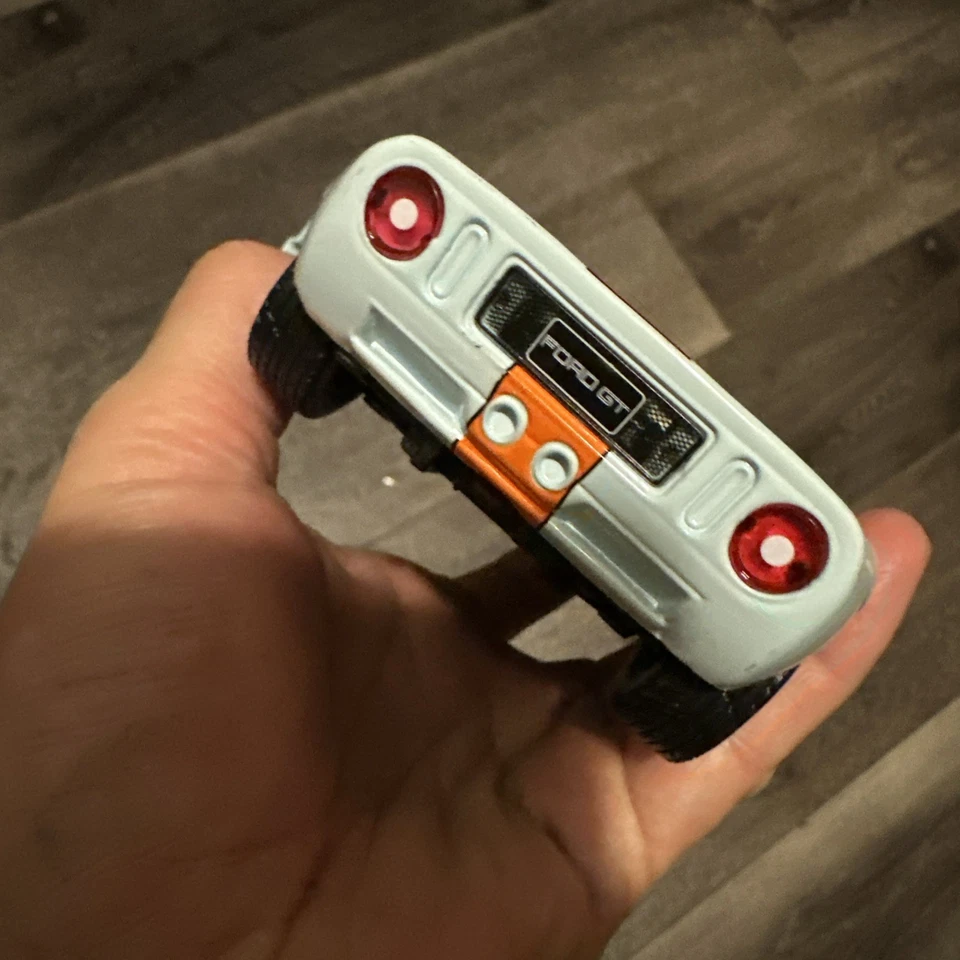 Motormax 1/12 Scale Model Car 79639 - Ford GT Concept - Gulf - Image 2 of 4