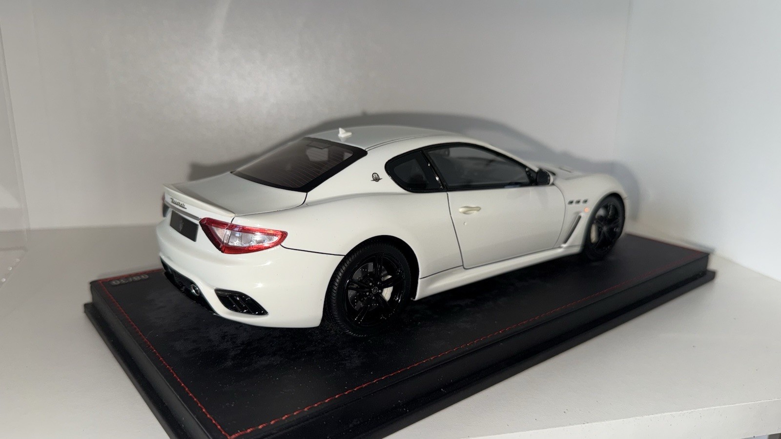 Maserati Gran Turismo MC 1:18 Luminous green Resin Model Limited 8 di 30 foto 6