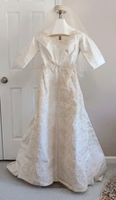 VTG 1960s Satin Ivory Empire Wedding Dress Floral Alencon Lace  Tulle Veil