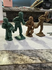 Vintage Marx/Chianti Soldiers Lot 1960s Brown Originals  Green Recast Weapons