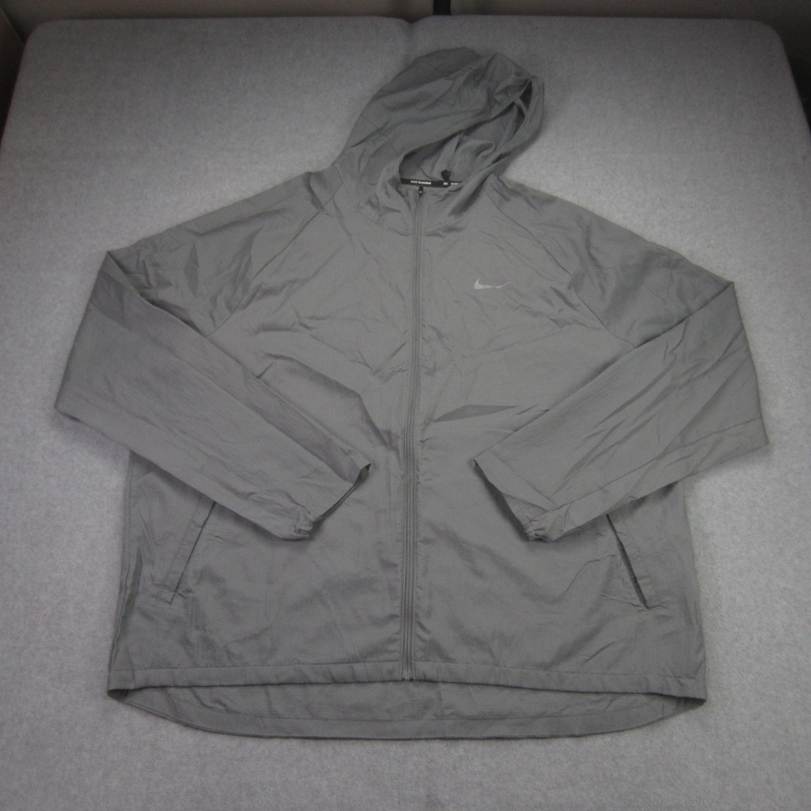 SACAI X NIKE Giacca Nike Uomo 2XL Grigio Miler Repel Leggera Running Giacca a Vento con Cappuccio