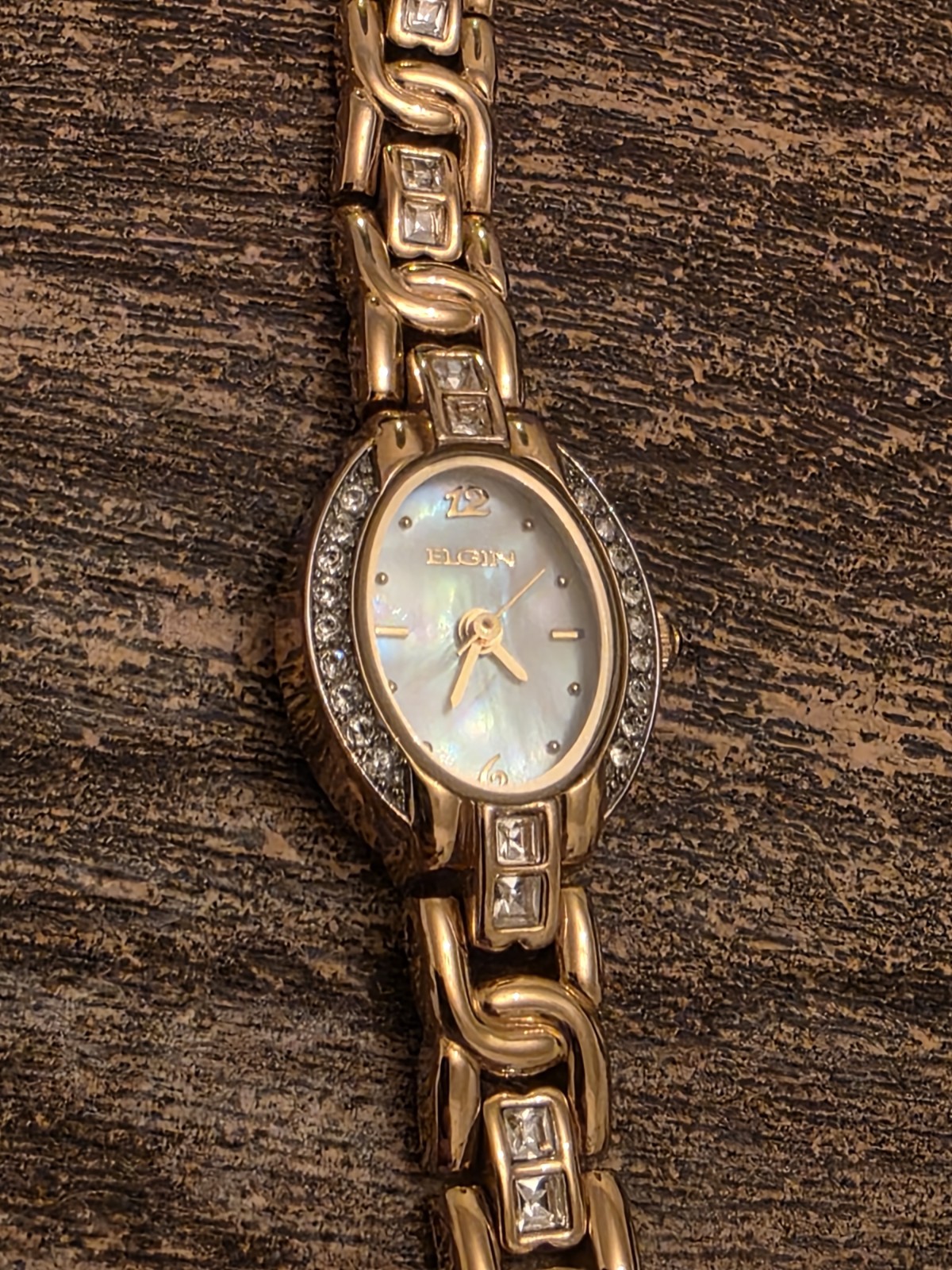 Rare 1970s Vintage Elgin Mother of Pearl Women's Watch