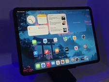Apple iPad Pro 3rd Gen (2018 MU0M2B/A) 64GB - Wi-Fi & Cellular - 11" Inch - Grey