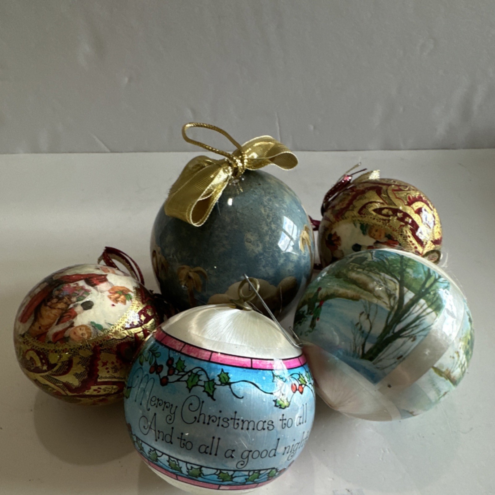 Vintage Christmas Hanging Round Bauble Ornaments Set, Multicolor, 5pc