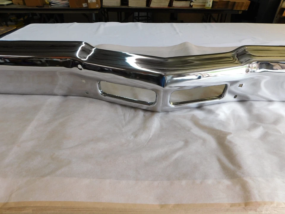 Para-choque dianteiro cougar acabamento cromado mercúrio fabricante de equipamento original Ford 1974 1975 1976 - Imagem 3 de 4