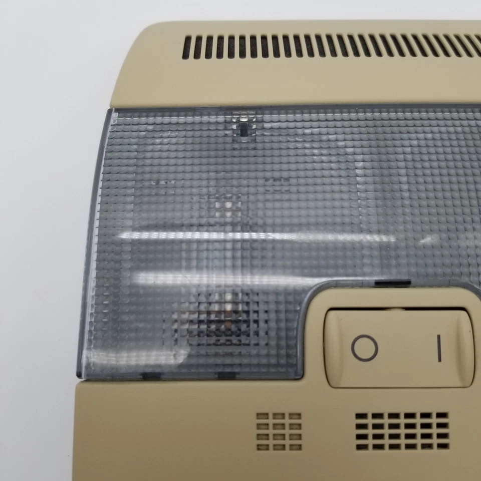 Luz domo consola delantera bronceada para Audi A4 S3 A3 2005-2013 8E0947565 Foto 4 de 4