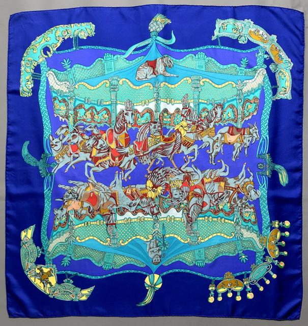 Authentique foulard Hermès Vintage "  Tournez Manège  "  /  Hermès vintage scarf