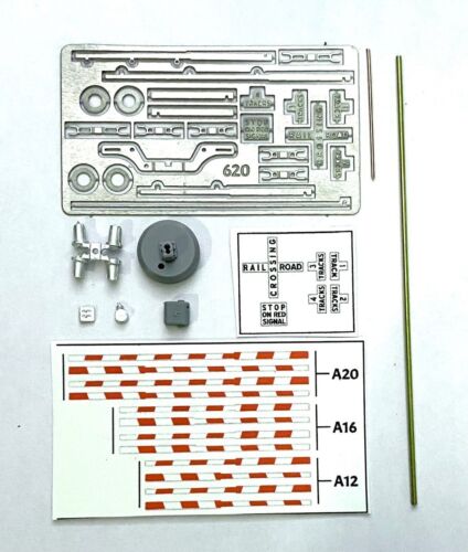 N Scale Model 10 Grade Crossing Signal Kit by Showcase Miniatures (620) - Picture 3 of 8