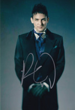 ROBIN LORD TAYLOR signed Autogramm 20x30cm GOTHAM in Person autograph COA