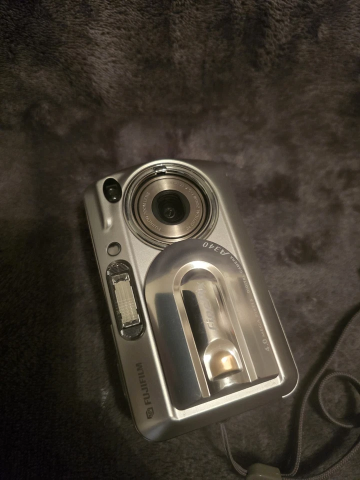 Fujifilm FinePix A340 4.0MP Digital Camera (Tested Working), photo 3 of 5