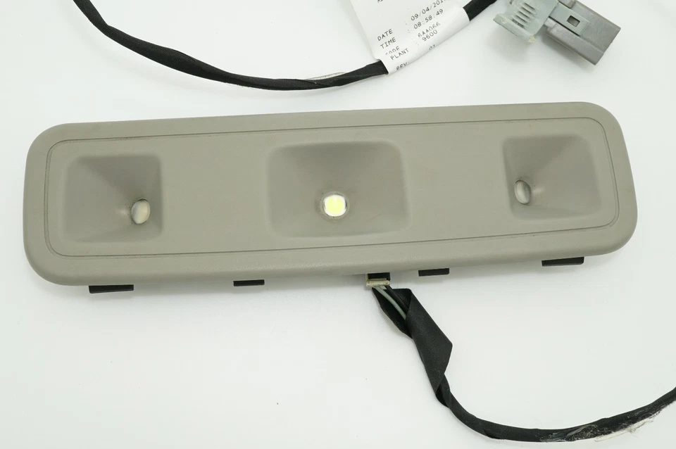 🔅2015-2020 CHEVROLET Suburban oem Dome Lamp Assembly & Wiring Harness - Image 2 of 4