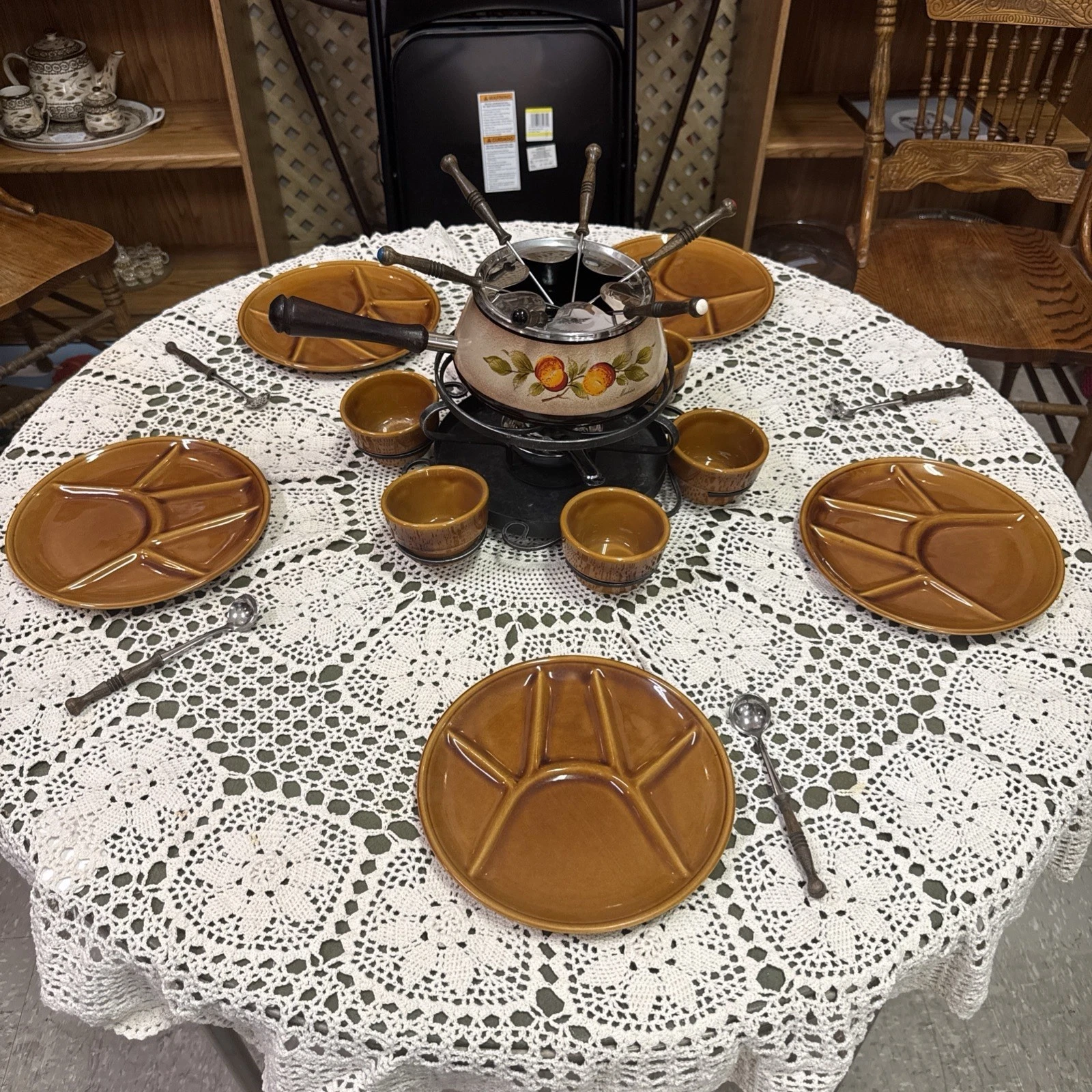 70’s Complete Fondue Set 26 Pc. Rotatable Stand, Plates, Sauce cups and Spoons
Opens in a new window