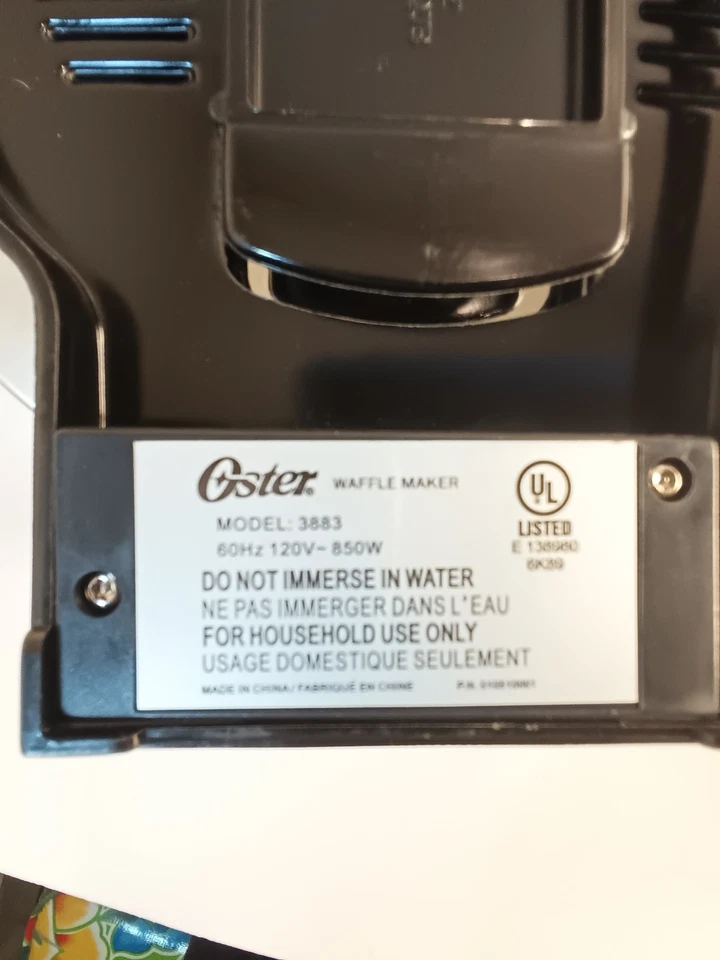 Gofrera Redonda OSTER Modelo 3883 Acero Inoxidable Antiadherente Probada y Funcionando Foto 3 de 4