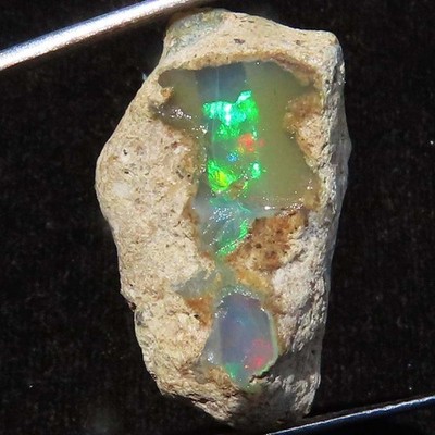 24,40 Ct Natürlicher Äthiopischer Opal Rohstein Farbspiel Roh 16x25x13 Mm SR202