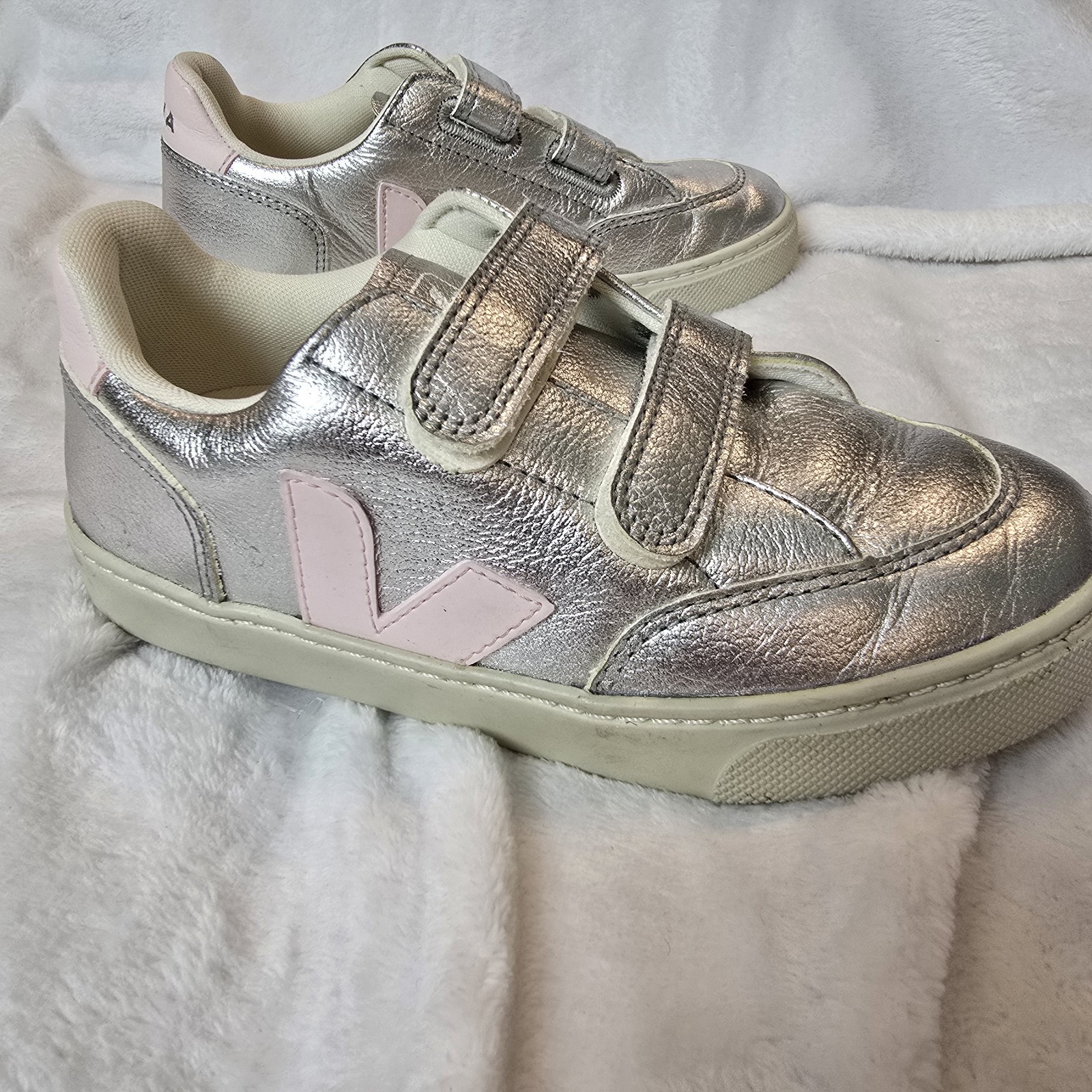 Veja Kids ChromeFree Leather V-12 Trainers