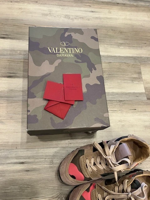 Talla 7.5 - Zapatillas Camufladas Valentino Rockrunner Foto 3 de 4