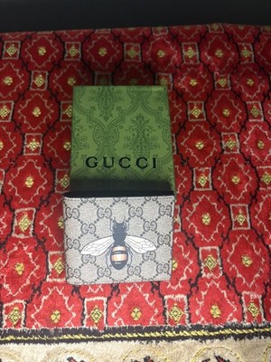 Gucci Bee Print GG Supreme Bifold Wallet | eBay