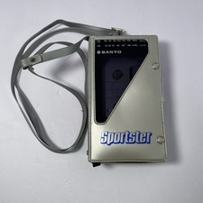 Vintage Walkman Sanyo Sportster With Rare Carry Case Cassette AM FM Radio M-G32