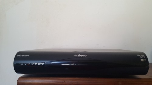 MY SKY HD DECODER 500GB DIGITAL TERRESTRISCH INTEGRIERT WIFI SEHR GUTE ANSICHT SKY Q - Bild 3 von 3