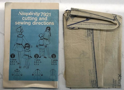 Vintage Simplicity Sewing Pattern #7921 Girls Dresses W/Gathered Skirt Size 4 - Picture 4 of 5
