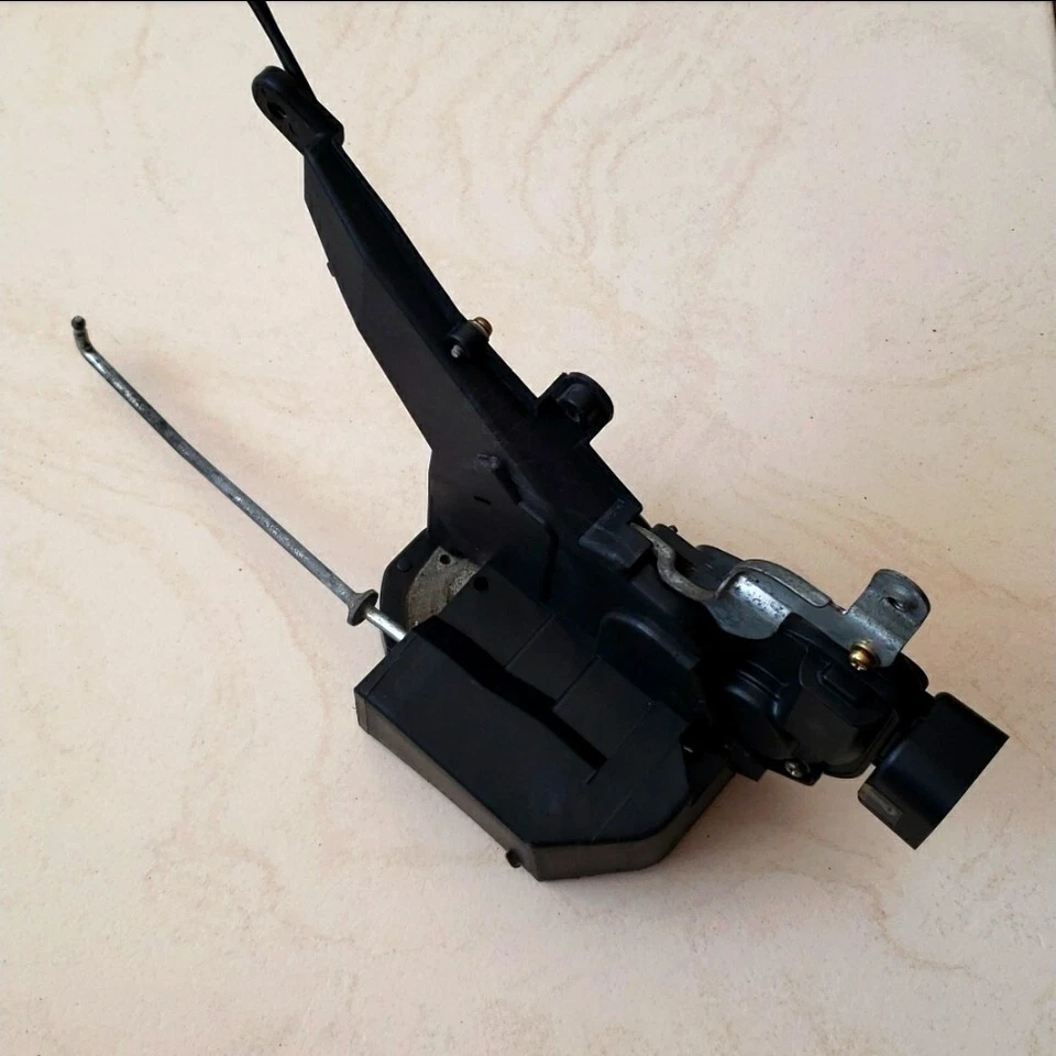 GARANTÍA DE POR VIDA 2001-2005 OEM Genuino Lexus IS300 Actuador de cerradura de puerta DELANTERO DERECHO Foto 3 de 4