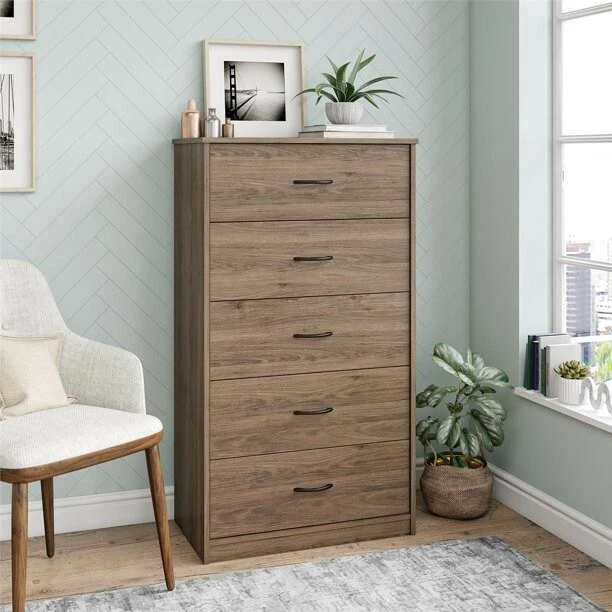 Cómoda clásica Mainstays de 5 cajones, acabado roble rústico Foto 2 de 2