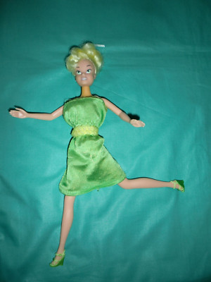 Witzige Barbie Fee Disney Tinkerbell von Simba Toys im grünen Kleid mit Schuhen!