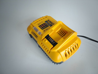 DeWalt DCB118 18V XR fast charger