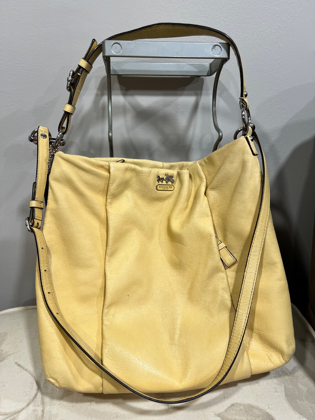 Coach shoulder bag leather
