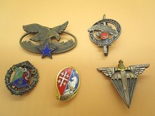 LOT D INSIGNES MILITAIRES