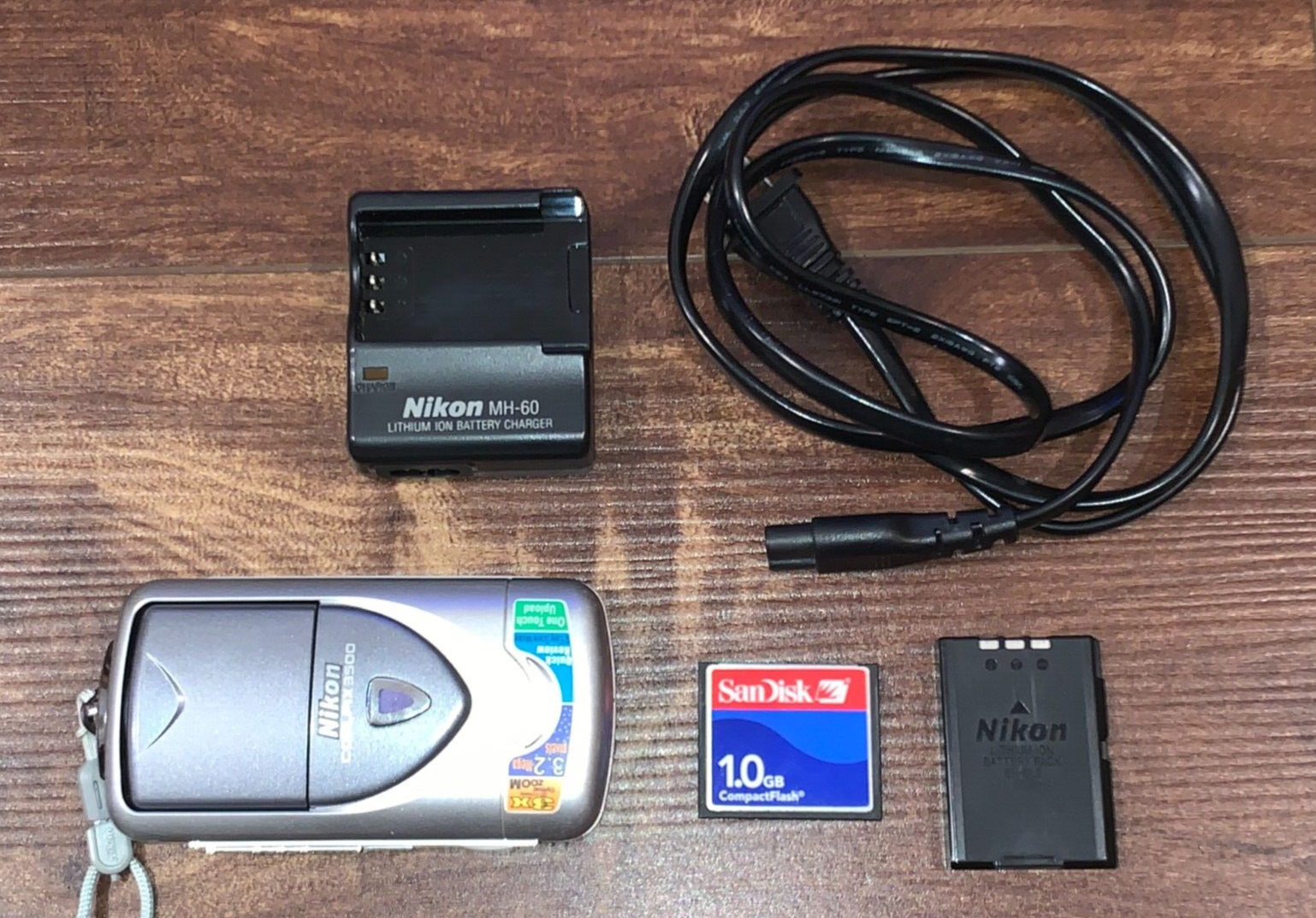 Nikon CoolPix E3500 Vintage Digital Camera
