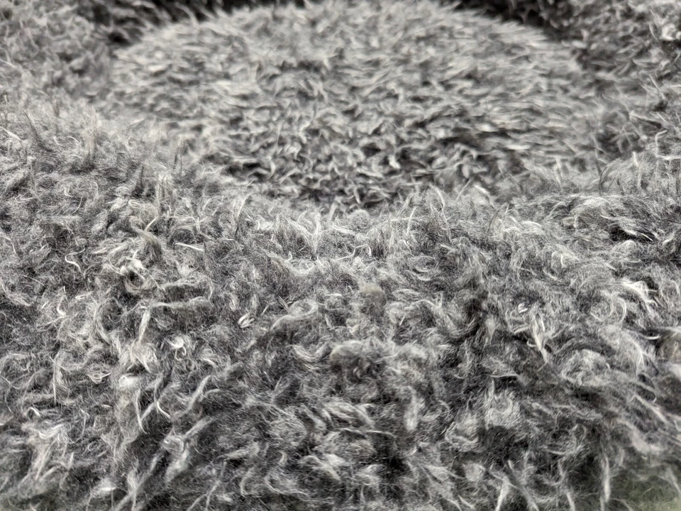 Cama de ped Rosewood Fluff Comfort, plateada, mediana Foto 2 de 4