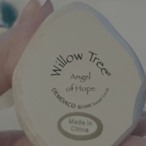 Willow Tree Angel Of Hope Figurine Carrying a Light By Susan Lordi - Picture 6 of 6