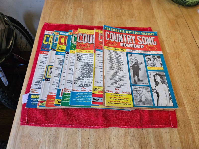 Lot of 10 Country Song Roundup ( 1960's )