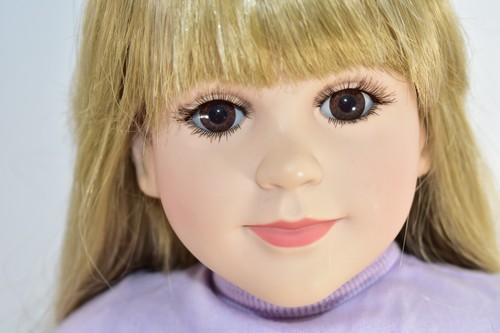 VINTAGE MY TWINN 23" POSEABLE 1996 DOLL - Picture 5 of 8