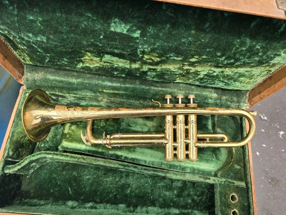 Trompeta Elkhart construida por Buescher. Hecho en Estados Unidos. 37b #54426 Foto 3 de 4