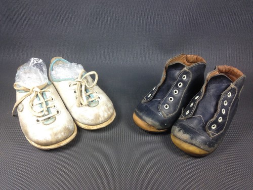 Lot De Jolies Paires De Chaussures Miniatures Pour Poupée Ancienne