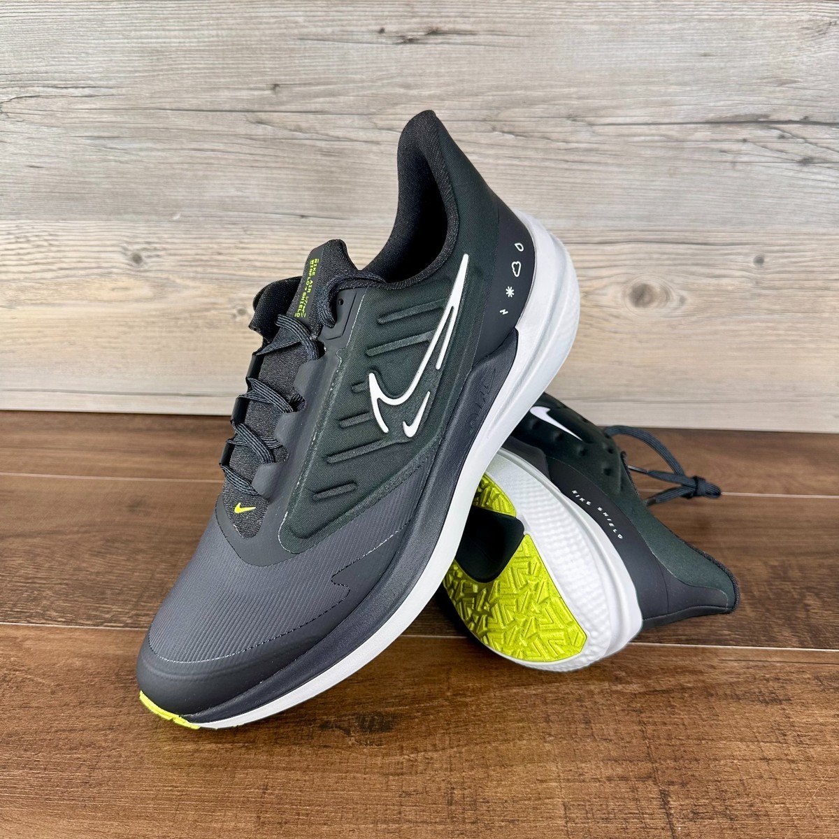 Nike Air Zoom Winflo 9 Shield Mens Size 11 Black White Volt DM1106