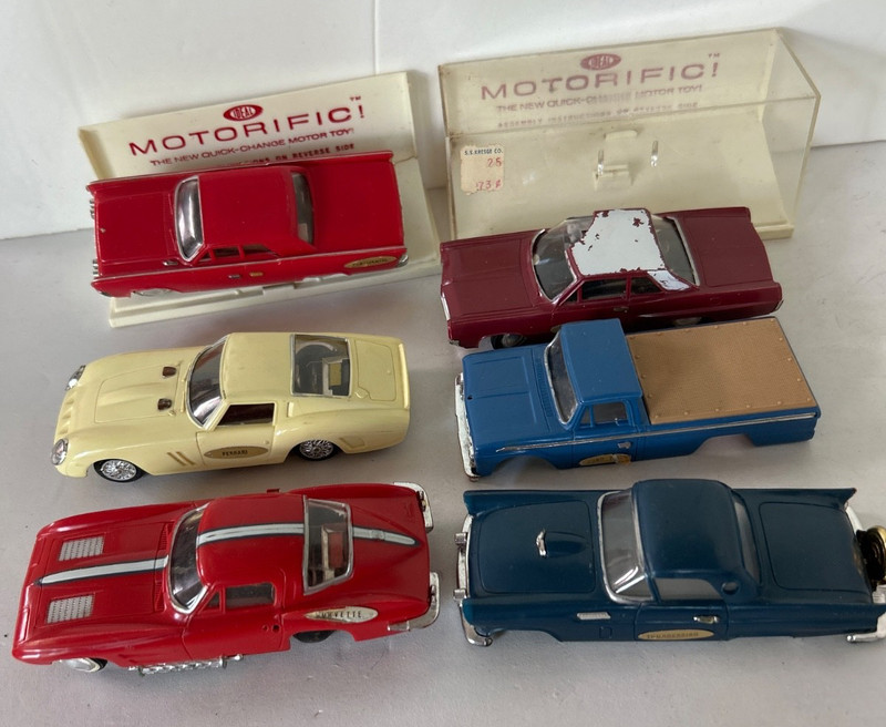 Ideal Motorific 1960s Vintage Slot Car Body Set of 6 Car w 2 cases display ‘Vett