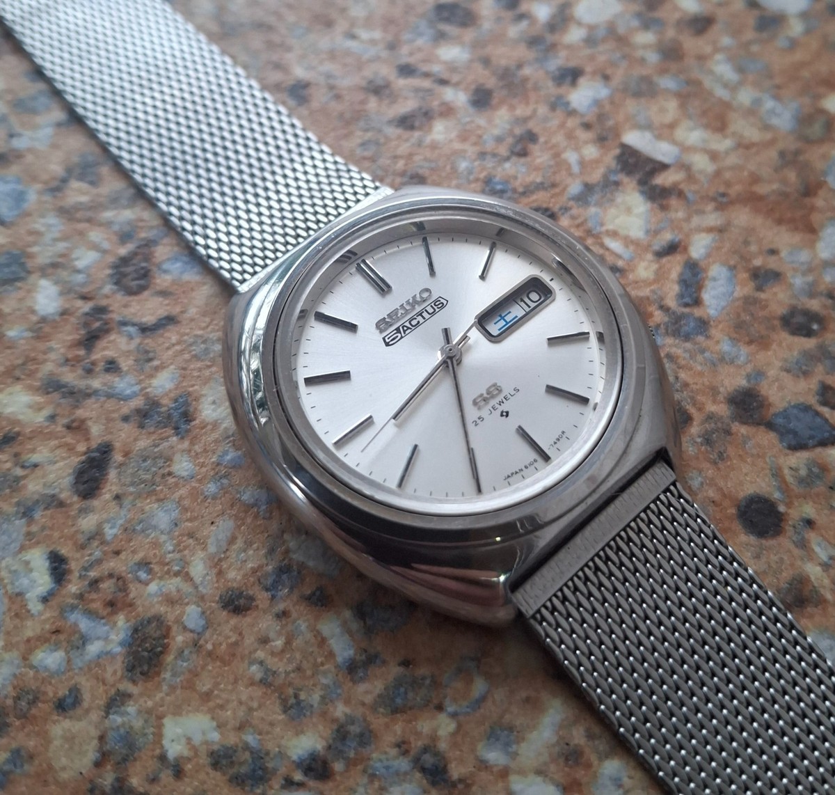Vintage Seiko 5 Actus SS 25 Jewels Automatic 6106 7460 September 1970 Kanji View 3