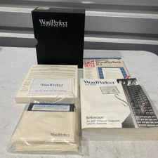 WordPerfect 5.1 DOS with (12) 5 1/4" Floppy Disks