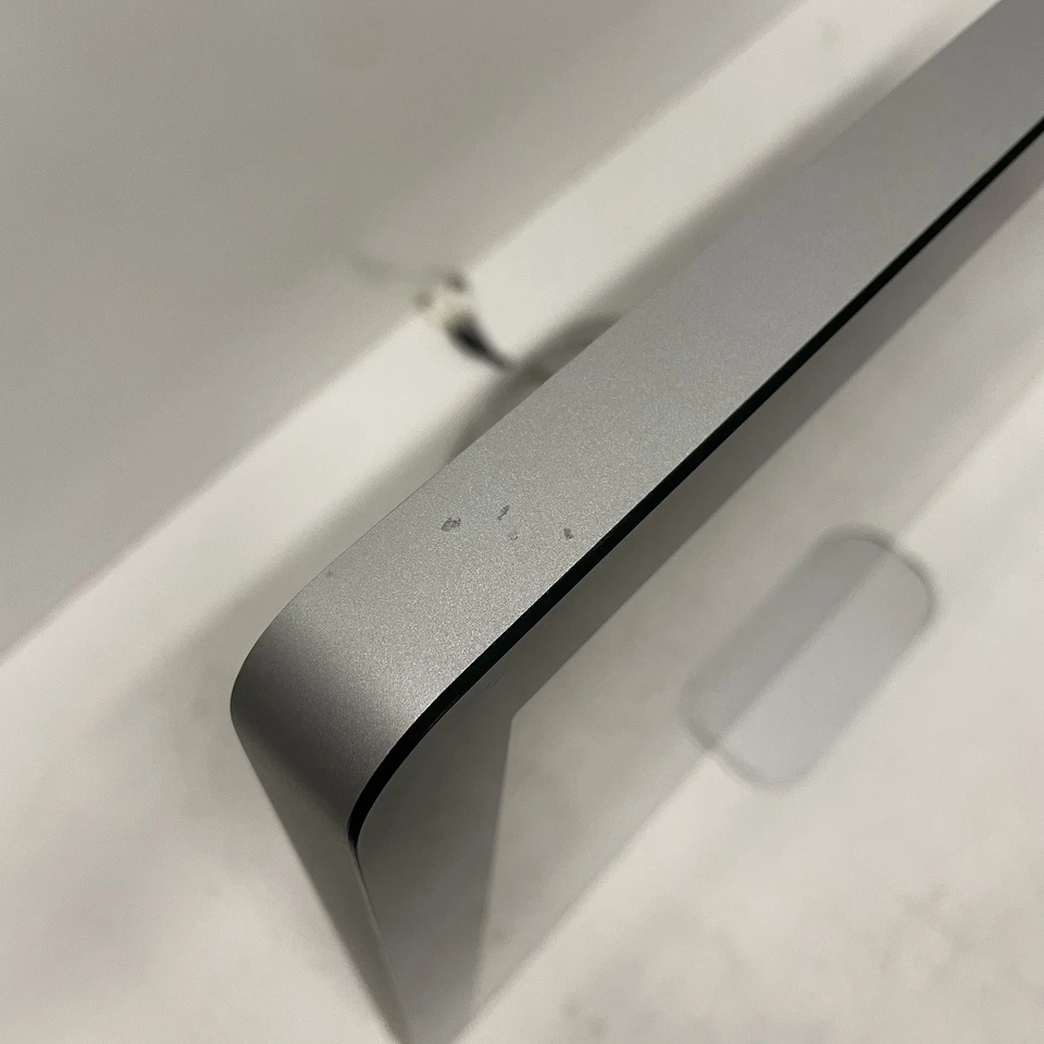 27" Apple Cinema Display Widescreen LED 27-inch Monitor A1316 Excellent Display - Image 3 of 4