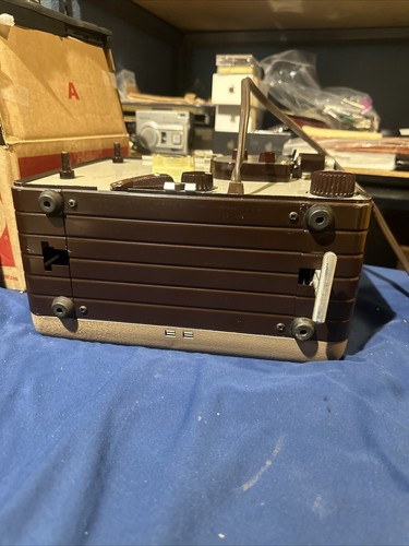 Proiettore cinematografico vintage Kodak Brownie 8mm n. 196 con custodia originale testata - Foto 8 di 10