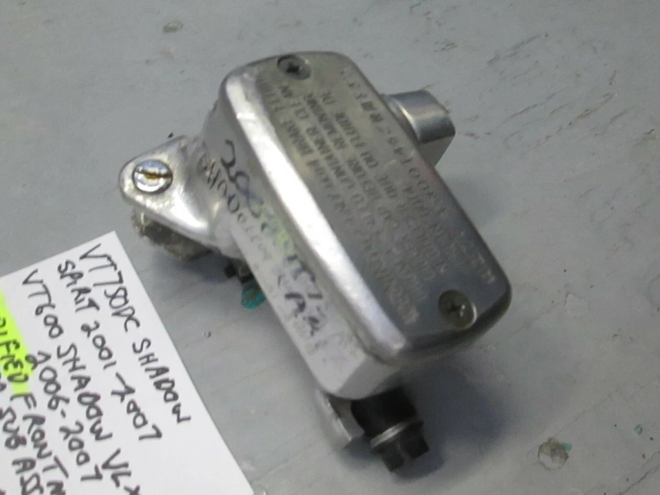 Cilindro maestro delantero VT750DC Shadow Spirit (modificado) 2001-2007 45510-MCL-006 Foto 2 de 4