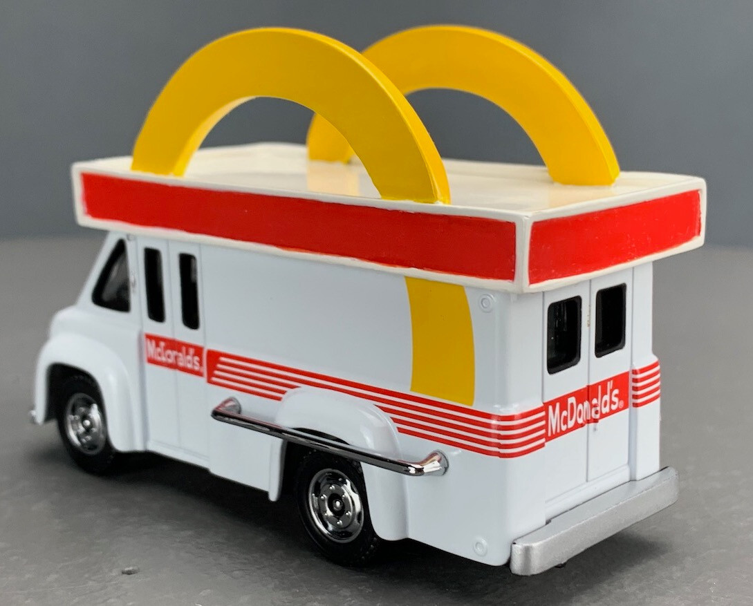 1/50 MODELS OF YESTERYEAR McDonalds 1948 Dodge Route Van YYM36839
