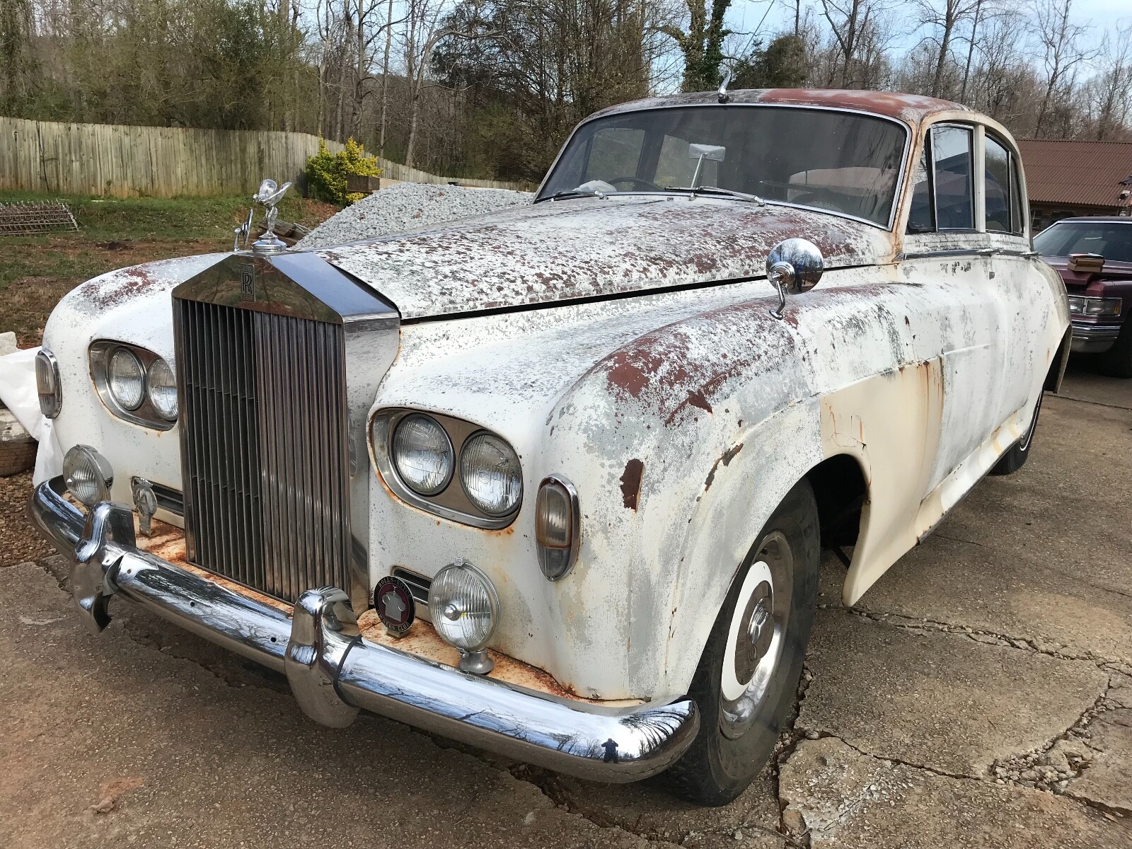 ROLLS ROYCE PHANTOM CLOUD BENTLEY LIGHT BEZEL. THE WORLDS LARGEST USED INVENTORY