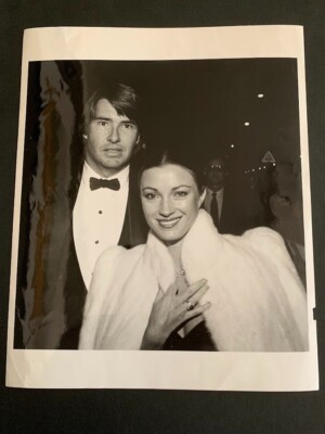 JANE SEYMOUR - DAVID FLYNN seltenes Original VINTAGE Pressefoto von R DOMINGUEZ