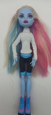 Monster High Doll Abbey Bominable Snowboarding Club