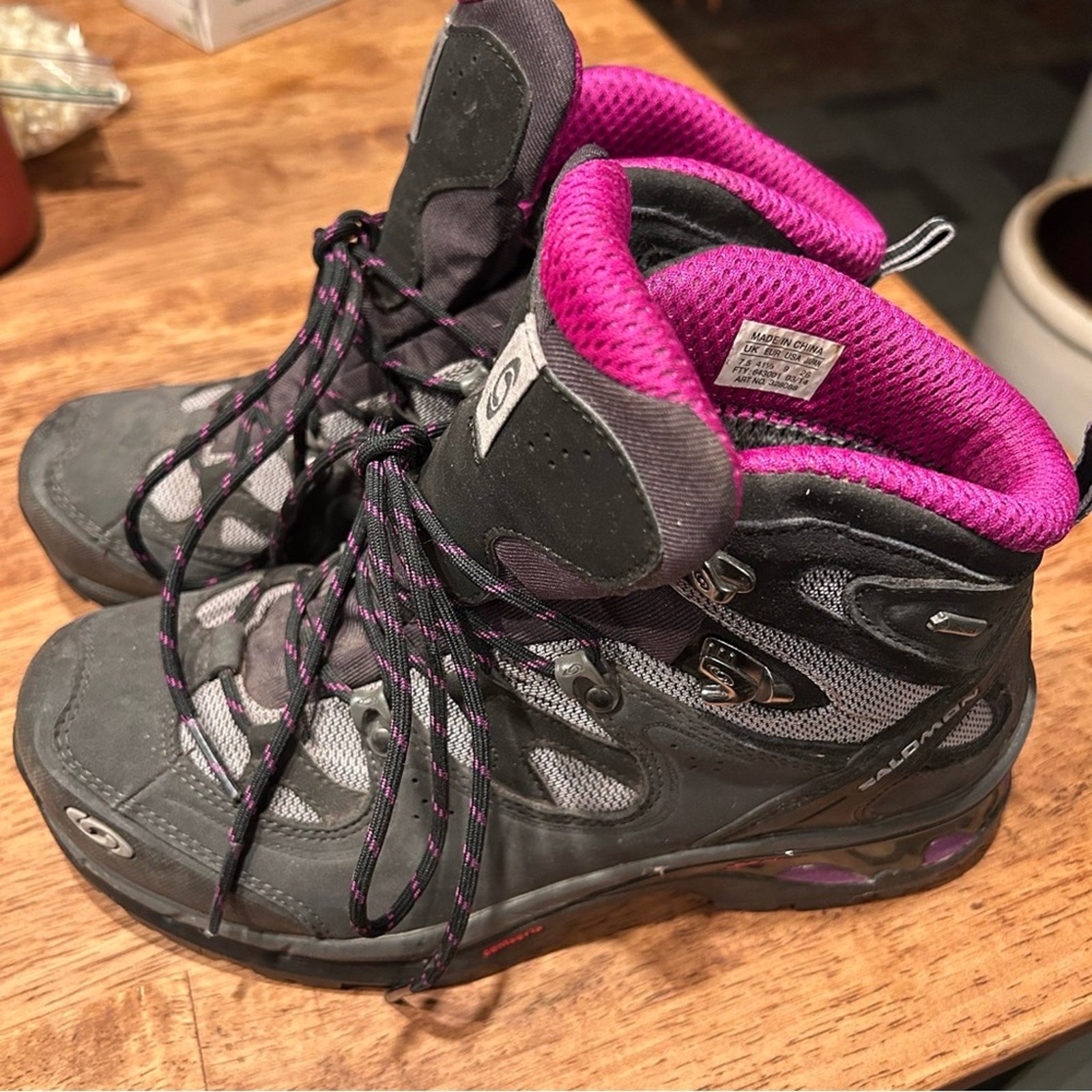 Salomon Comet 3D GTX scarponi da trekking impermeabili da donna grigio e rosa taglia 9